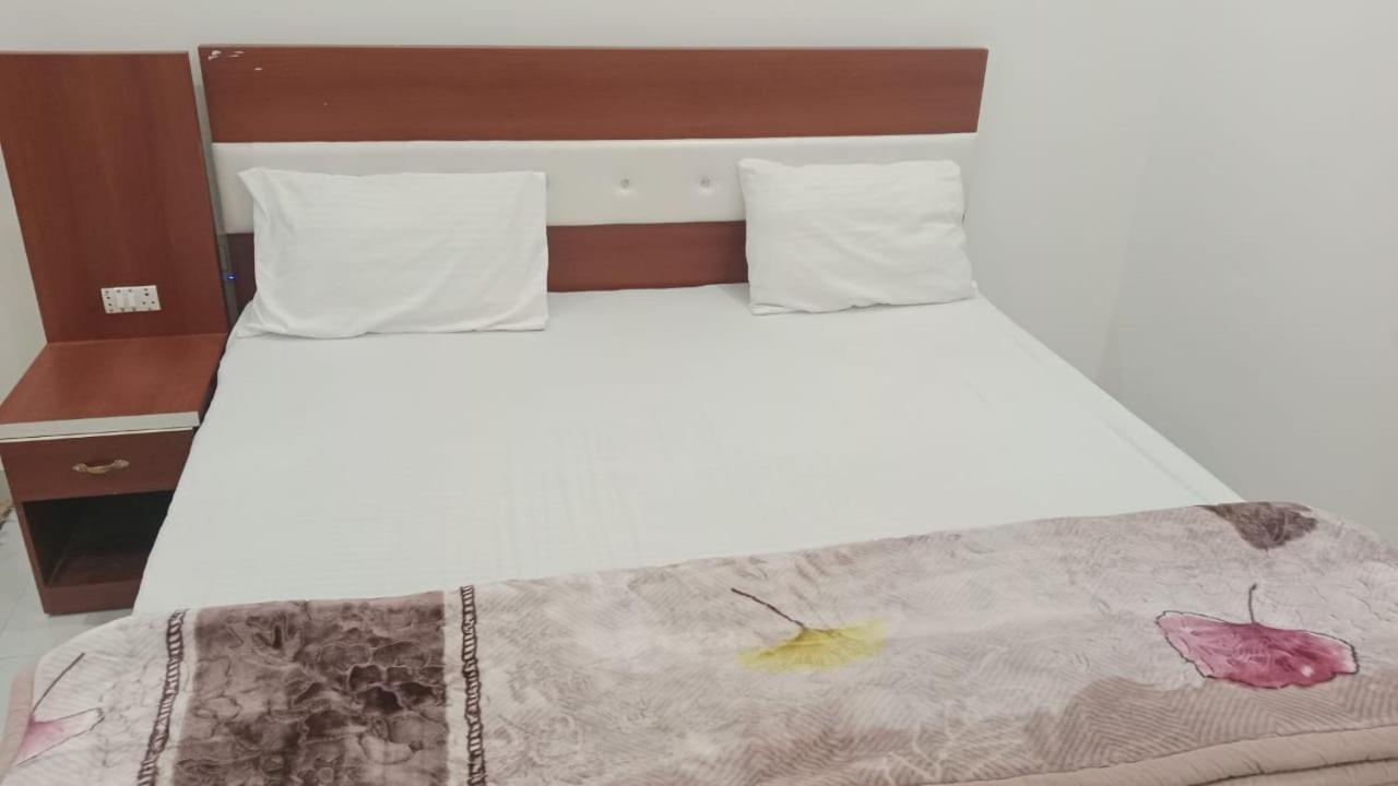 Rudra Prabha Guest House Ayodhya Eksteriør bilde