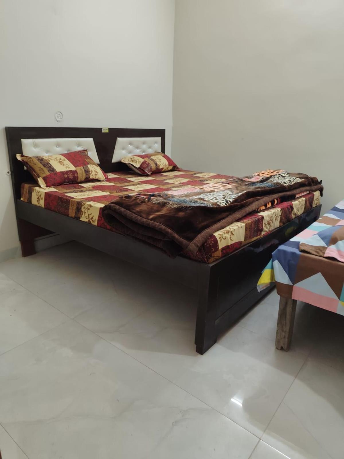Rudra Prabha Guest House Ayodhya Eksteriør bilde